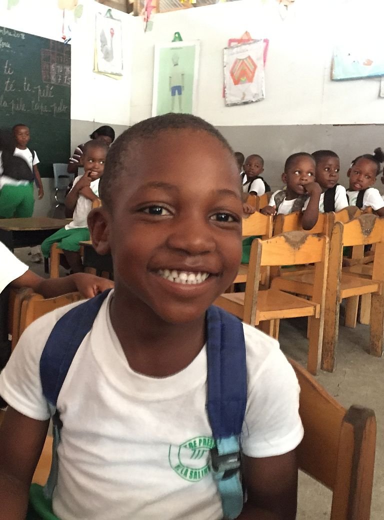 Haitianische Kinder in einem Klassenzimmer einer Vorschule von Don Bosco in Port-au-Prince im Jahr 2018